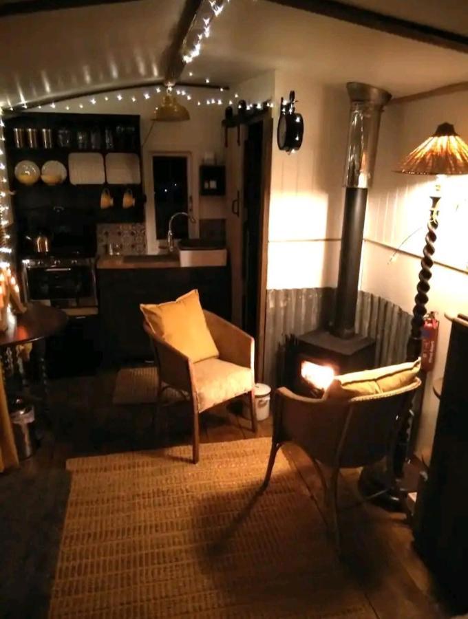 Treguth Glamping Unique Experience - Themed Huts Hotell Saint Day Eksteriør bilde